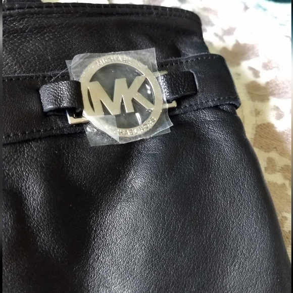 NWT Michael Kors Black & Silver Women's Leather Logo Ornament Tech Gloves - Picture 4 of 11